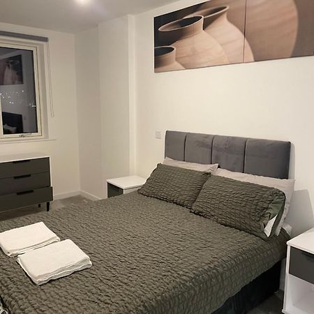 Luxurious 2 Bedroom Apartment Barking  Exterior photo