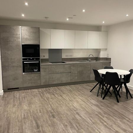 Luxurious 2 Bedroom Apartment Barking  Exterior photo